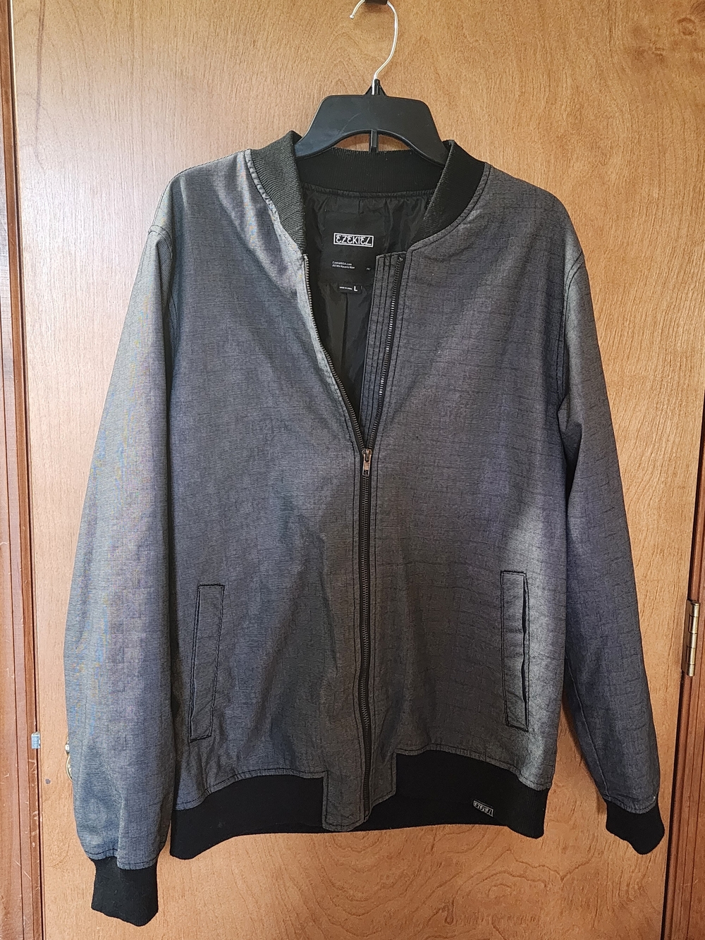 Ezekiel Men's Size Large Gray Full Zip Bomber Jacket Coat Black Accents